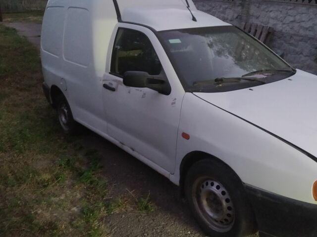 Белый Фольксваген Кадди, объемом двигателя 1.4 л и пробегом 300 тыс. км за 1200 $, фото 1 на Automoto.ua