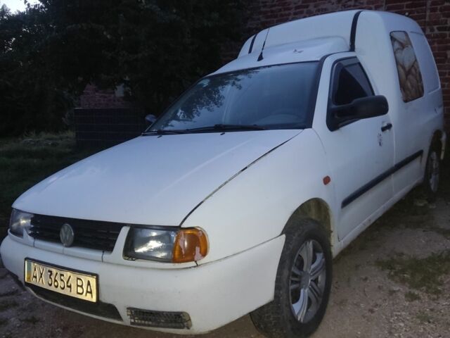 Белый Фольксваген Кадди, объемом двигателя 1.4 л и пробегом 300 тыс. км за 800 $, фото 1 на Automoto.ua