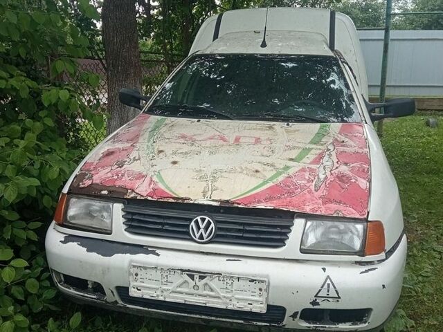 Белый Фольксваген Кадди, объемом двигателя 1.4 л и пробегом 180 тыс. км за 600 $, фото 1 на Automoto.ua