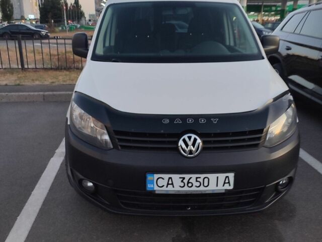 Белый Фольксваген Кадди, объемом двигателя 1.6 л и пробегом 259 тыс. км за 8500 $, фото 1 на Automoto.ua