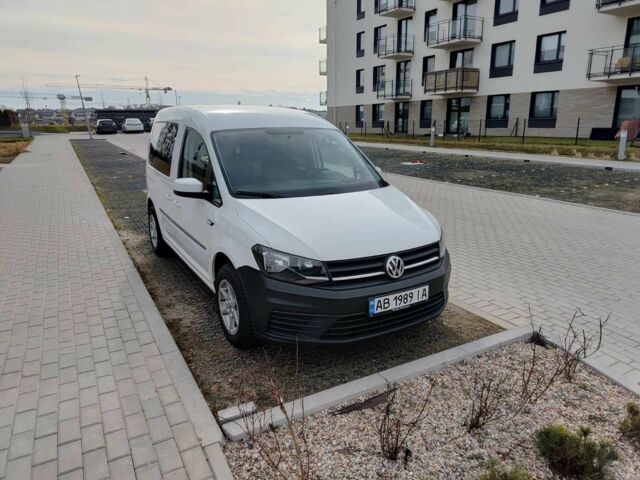 Белый Фольксваген Кадди, объемом двигателя 2 л и пробегом 220 тыс. км за 10500 $, фото 1 на Automoto.ua