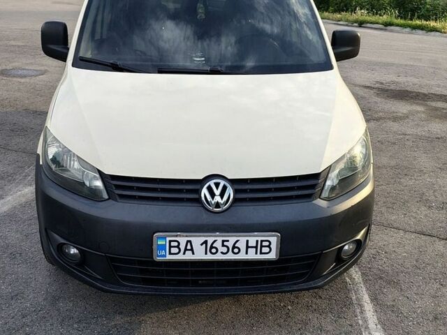 Бежевий Фольксваген Кадді, об'ємом двигуна 1.6 л та пробігом 400 тис. км за 8000 $, фото 1 на Automoto.ua