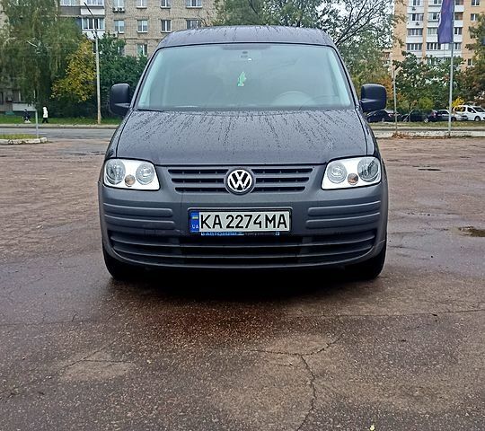 Черный Фольксваген Кадди, объемом двигателя 1.6 л и пробегом 70 тыс. км за 7000 $, фото 1 на Automoto.ua