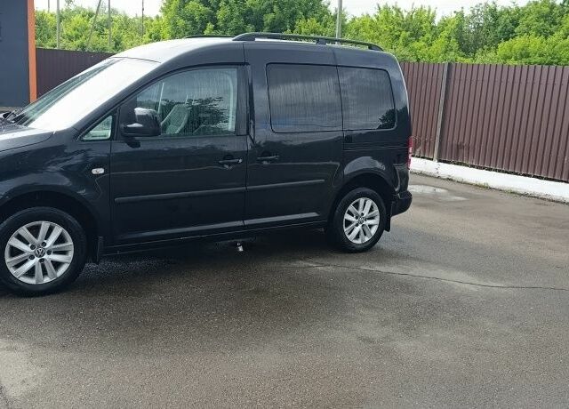 Черный Фольксваген Кадди, объемом двигателя 1.6 л и пробегом 202 тыс. км за 7600 $, фото 1 на Automoto.ua