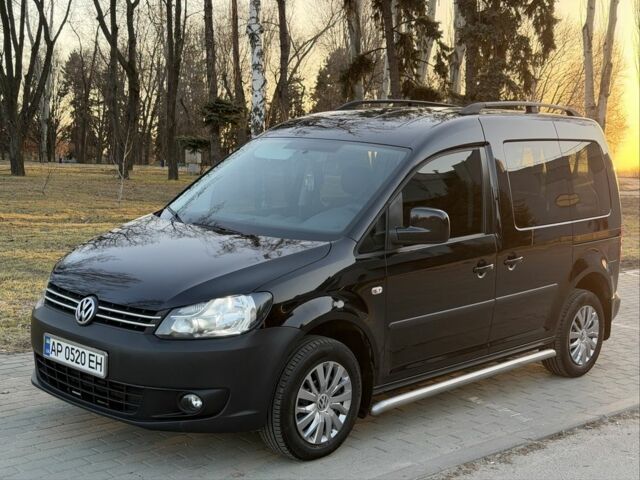 Черный Фольксваген Кадди, объемом двигателя 1.6 л и пробегом 268 тыс. км за 8800 $, фото 1 на Automoto.ua
