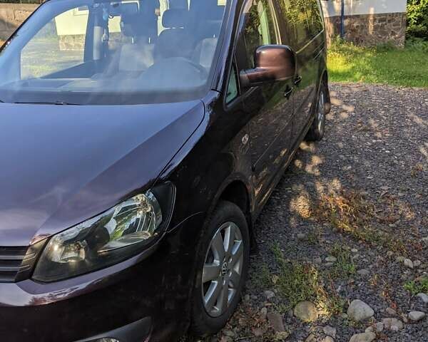 Фіолетовий Фольксваген Кадді, об'ємом двигуна 1.6 л та пробігом 228 тис. км за 12200 $, фото 1 на Automoto.ua