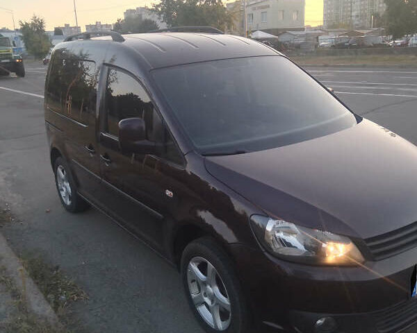 Фиолетовый Фольксваген Кадди, объемом двигателя 1.6 л и пробегом 218 тыс. км за 11800 $, фото 1 на Automoto.ua