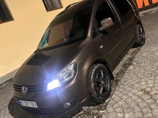 Коричневий Фольксваген Кадді, об'ємом двигуна 1.6 л та пробігом 244 тис. км за 11500 $, фото 1 на Automoto.ua