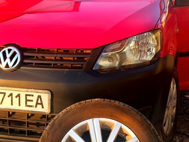 Красный Фольксваген Кадди, объемом двигателя 1.6 л и пробегом 172 тыс. км за 10500 $, фото 1 на Automoto.ua