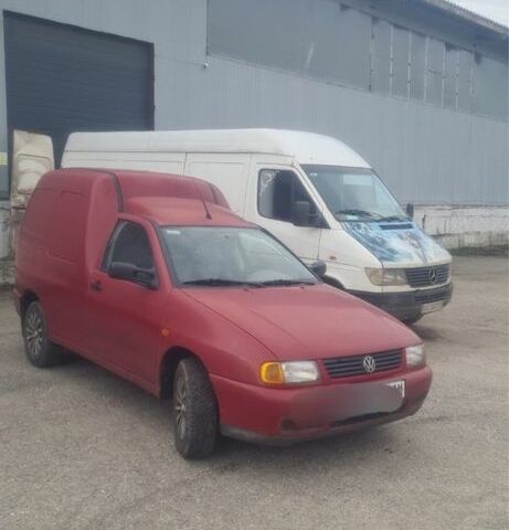 Красный Фольксваген Кадди, объемом двигателя 0 л и пробегом 200 тыс. км за 2000 $, фото 1 на Automoto.ua