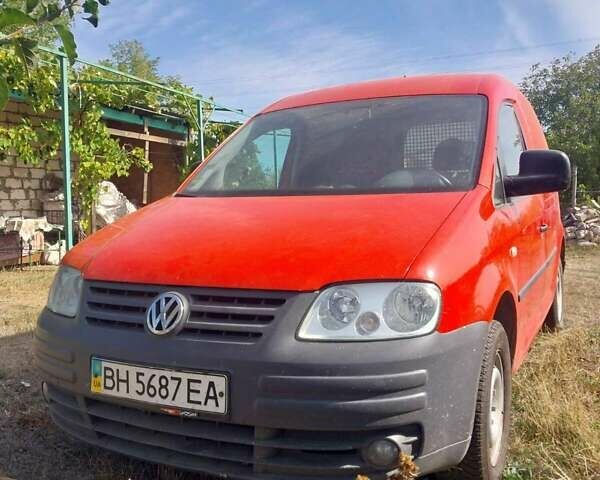 Красный Фольксваген Кадди, объемом двигателя 2 л и пробегом 301 тыс. км за 5000 $, фото 1 на Automoto.ua