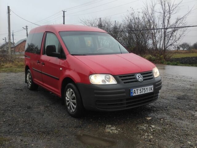 Красный Фольксваген Кадди, объемом двигателя 2 л и пробегом 226 тыс. км за 4600 $, фото 1 на Automoto.ua