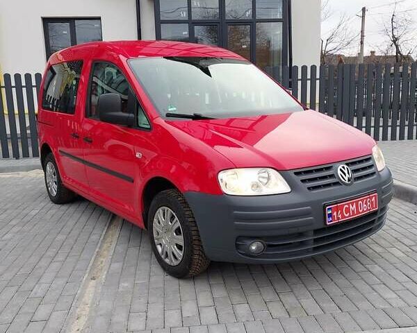 Красный Фольксваген Кадди, объемом двигателя 1.6 л и пробегом 263 тыс. км за 7900 $, фото 1 на Automoto.ua