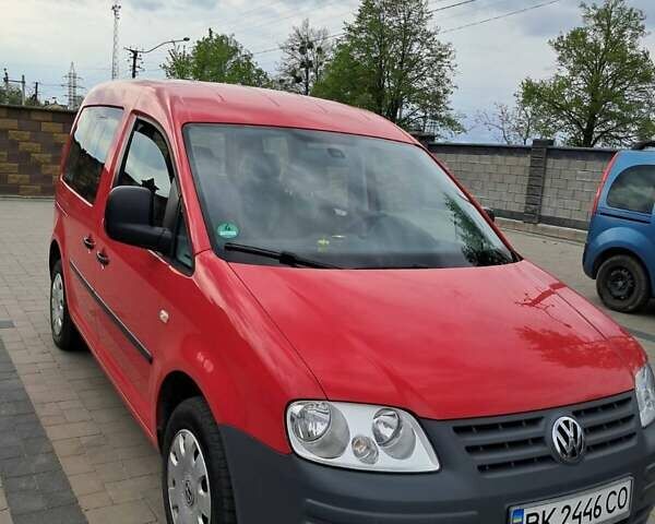 Красный Фольксваген Кадди, объемом двигателя 1.4 л и пробегом 220 тыс. км за 6500 $, фото 1 на Automoto.ua