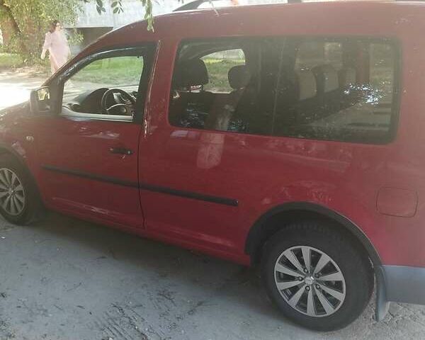 Фольксваген Кадди 2010 в Виннице на Automoto.ua Красный Фольксваген Кадди, объемом двигателя 1.6 л и пробегом 277 тыс. км за 7955 $, фото 1 на Automoto.ua