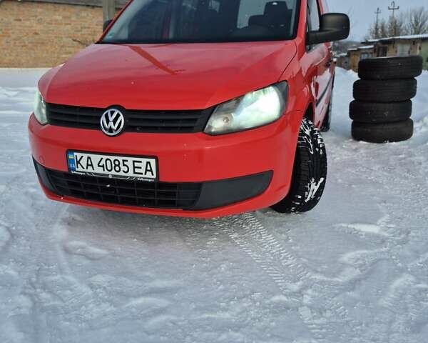 Червоний Фольксваген Кадді, об'ємом двигуна 1.6 л та пробігом 210 тис. км за 10290 $, фото 1 на Automoto.ua