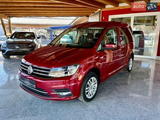 Красный Фольксваген Кадди, объемом двигателя 2 л и пробегом 128 тыс. км за 22000 $, фото 1 на Automoto.ua