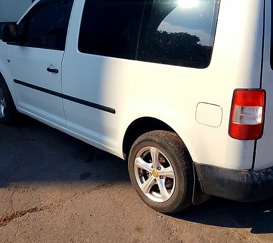 Фольксваген Кадді, об'ємом двигуна 1.6 л та пробігом 250 тис. км за 5000 $, фото 1 на Automoto.ua