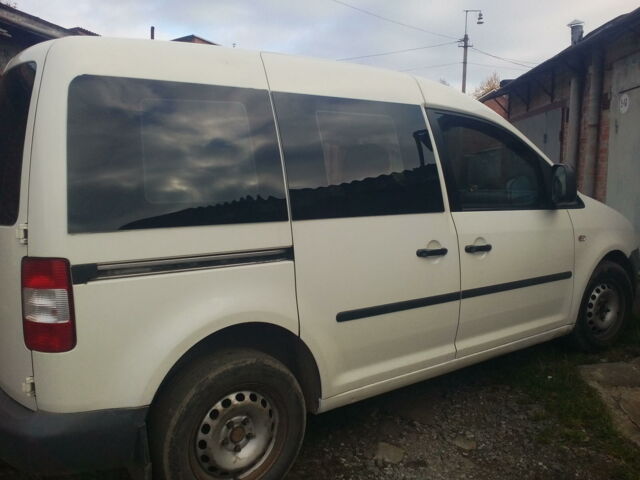Білий Фольксваген Caddy пасс., об'ємом двигуна 2 л та пробігом 206 тис. км за 6900 $, фото 1 на Automoto.ua