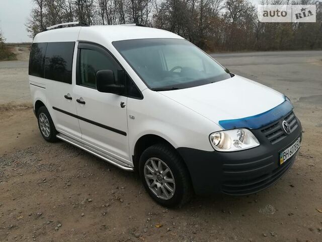 Білий Фольксваген Caddy пасс., об'ємом двигуна 2 л та пробігом 220 тис. км за 7900 $, фото 1 на Automoto.ua