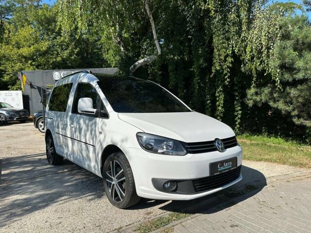 Білий Фольксваген Caddy пасс., об'ємом двигуна 1.6 л та пробігом 232 тис. км за 12400 $, фото 1 на Automoto.ua