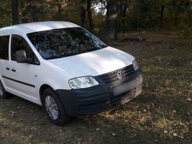 Білий Фольксваген Caddy пасс., об'ємом двигуна 2 л та пробігом 200 тис. км за 8500 $, фото 1 на Automoto.ua