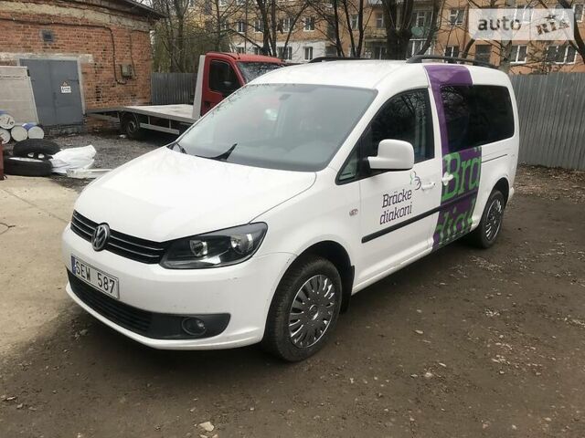 Білий Фольксваген Caddy пасс., об'ємом двигуна 2 л та пробігом 130 тис. км за 10500 $, фото 1 на Automoto.ua