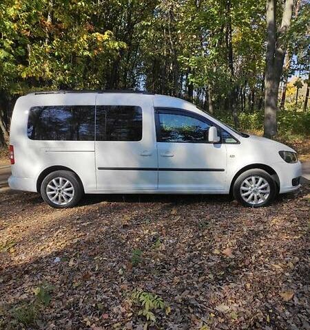 Білий Фольксваген Caddy пасс., об'ємом двигуна 2 л та пробігом 240 тис. км за 9500 $, фото 1 на Automoto.ua