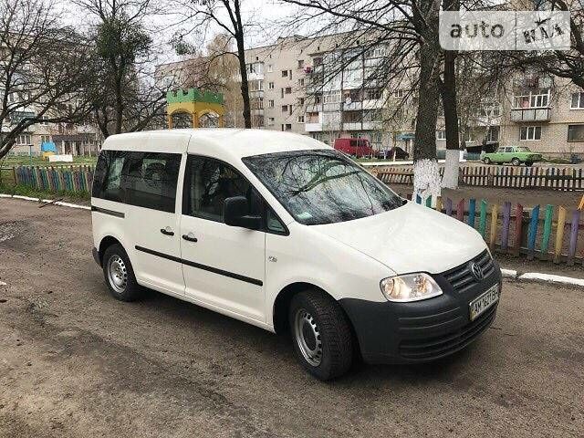 Білий Фольксваген Caddy пасс., об'ємом двигуна 1.9 л та пробігом 310 тис. км за 8000 $, фото 1 на Automoto.ua