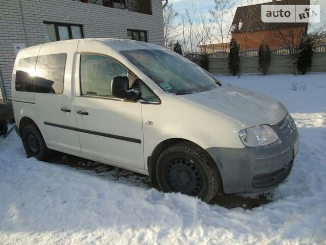 Білий Фольксваген Caddy пасс., об'ємом двигуна 2 л та пробігом 135 тис. км за 8500 $, фото 1 на Automoto.ua