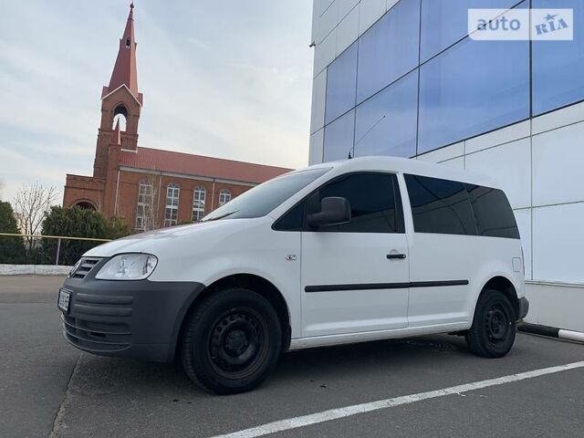 Білий Фольксваген Caddy пасс., об'ємом двигуна 2 л та пробігом 180 тис. км за 7500 $, фото 1 на Automoto.ua