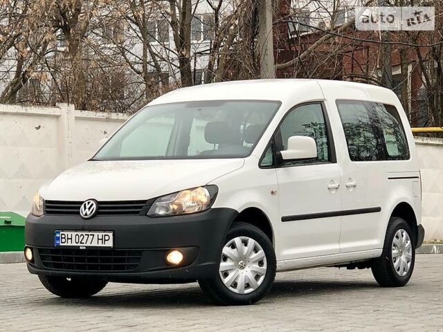 Білий Фольксваген Caddy пасс., об'ємом двигуна 1.6 л та пробігом 110 тис. км за 11999 $, фото 1 на Automoto.ua