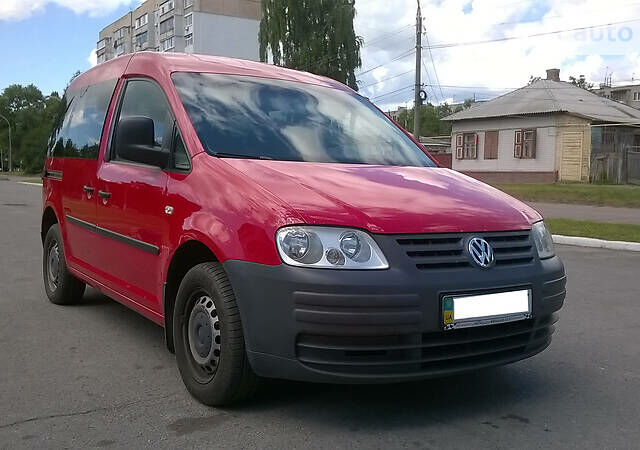 Червоний Фольксваген Caddy пасс., об'ємом двигуна 0 л та пробігом 350 тис. км за 5950 $, фото 1 на Automoto.ua