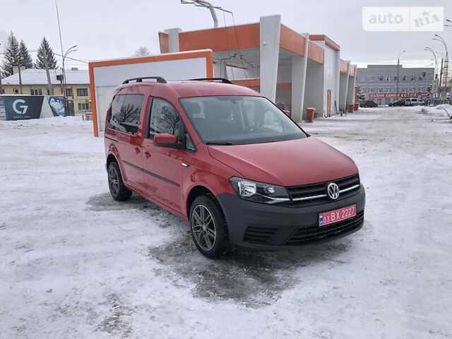 Червоний Фольксваген Caddy пасс., об'ємом двигуна 2 л та пробігом 250 тис. км за 16300 $, фото 1 на Automoto.ua