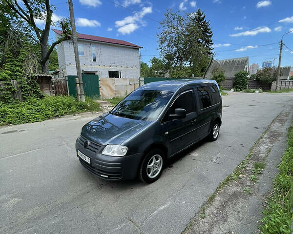 Сірий Фольксваген Caddy пасс., об'ємом двигуна 1.6 л та пробігом 332 тис. км за 4900 $, фото 1 на Automoto.ua