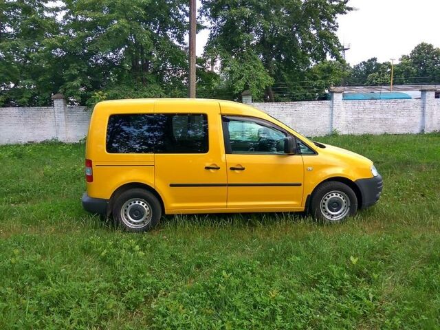 Помаранчевий Фольксваген Caddy пасс., об'ємом двигуна 2 л та пробігом 192 тис. км за 6300 $, фото 1 на Automoto.ua