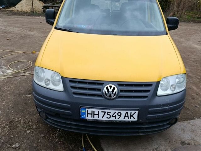 Желтый Фольксваген Кадди, объемом двигателя 2 л и пробегом 308 тыс. км за 3500 $, фото 1 на Automoto.ua