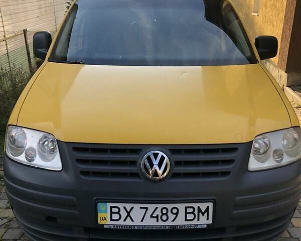 Желтый Фольксваген Кадди, объемом двигателя 1.39 л и пробегом 356 тыс. км за 3999 $, фото 1 на Automoto.ua