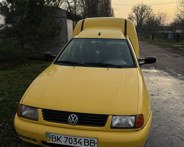 Желтый Фольксваген Кадди, объемом двигателя 1.9 л и пробегом 270 тыс. км за 3200 $, фото 1 на Automoto.ua