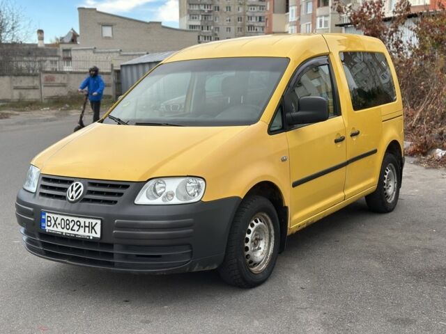 Желтый Фольксваген Кадди, объемом двигателя 2 л и пробегом 200 тыс. км за 3890 $, фото 1 на Automoto.ua