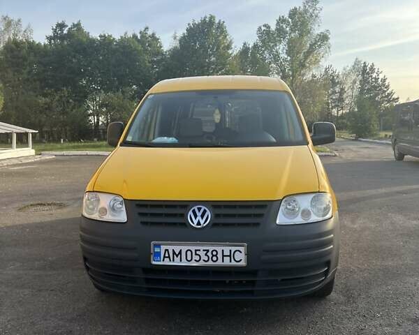 Желтый Фольксваген Кадди, объемом двигателя 1.97 л и пробегом 182 тыс. км за 6300 $, фото 1 на Automoto.ua
