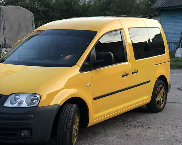 Жовтий Фольксваген Кадді, об'ємом двигуна 1.98 л та пробігом 301 тис. км за 6700 $, фото 1 на Automoto.ua