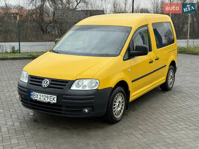 Желтый Фольксваген Кадди, объемом двигателя 2 л и пробегом 331 тыс. км за 4750 $, фото 1 на Automoto.ua