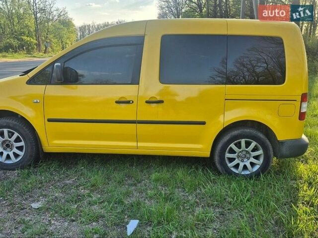 Желтый Фольксваген Кадди, объемом двигателя 1.97 л и пробегом 265 тыс. км за 4800 $, фото 1 на Automoto.ua