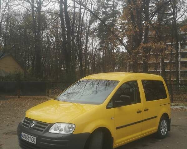 Желтый Фольксваген Кадди, объемом двигателя 2 л и пробегом 191 тыс. км за 7500 $, фото 1 на Automoto.ua