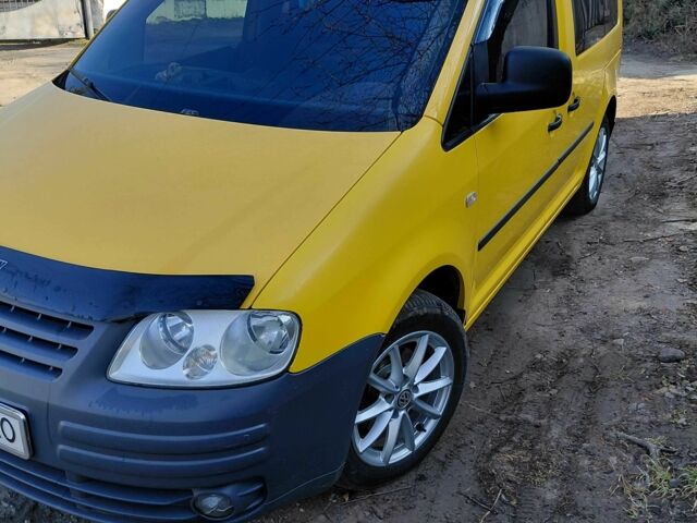 Желтый Фольксваген Кадди, объемом двигателя 2 л и пробегом 308 тыс. км за 4800 $, фото 1 на Automoto.ua