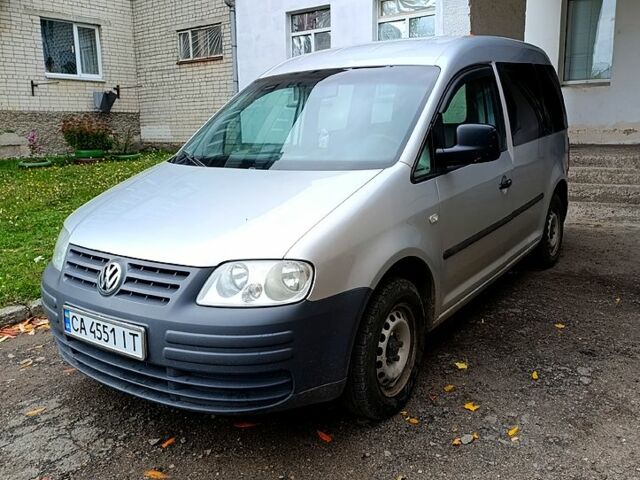 Серый Фольксваген Кадди, объемом двигателя 2 л и пробегом 320 тыс. км за 4800 $, фото 1 на Automoto.ua
