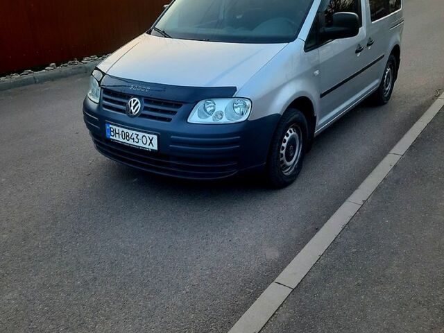 Сірий Фольксваген Кадді, об'ємом двигуна 1.6 л та пробігом 300 тис. км за 2050 $, фото 1 на Automoto.ua