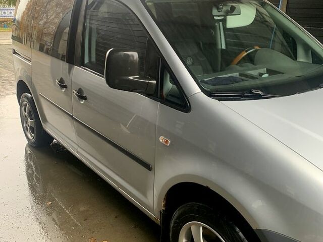 Серый Фольксваген Кадди, объемом двигателя 2 л и пробегом 347 тыс. км за 5700 $, фото 1 на Automoto.ua