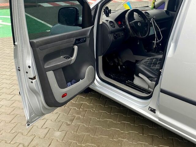 Серый Фольксваген Кадди, объемом двигателя 1.6 л и пробегом 263 тыс. км за 6700 $, фото 1 на Automoto.ua